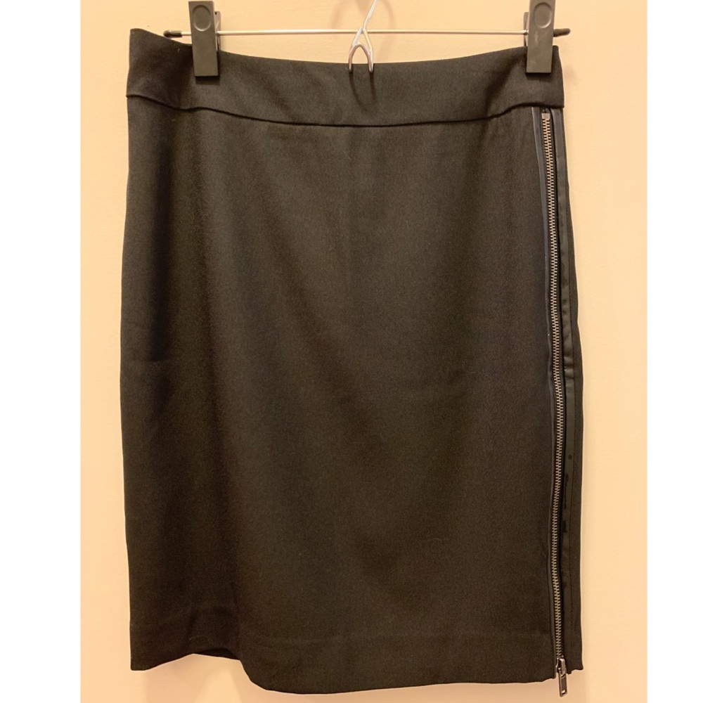 NWT Banana Republic Pencil Skirt w/ Zipper detail